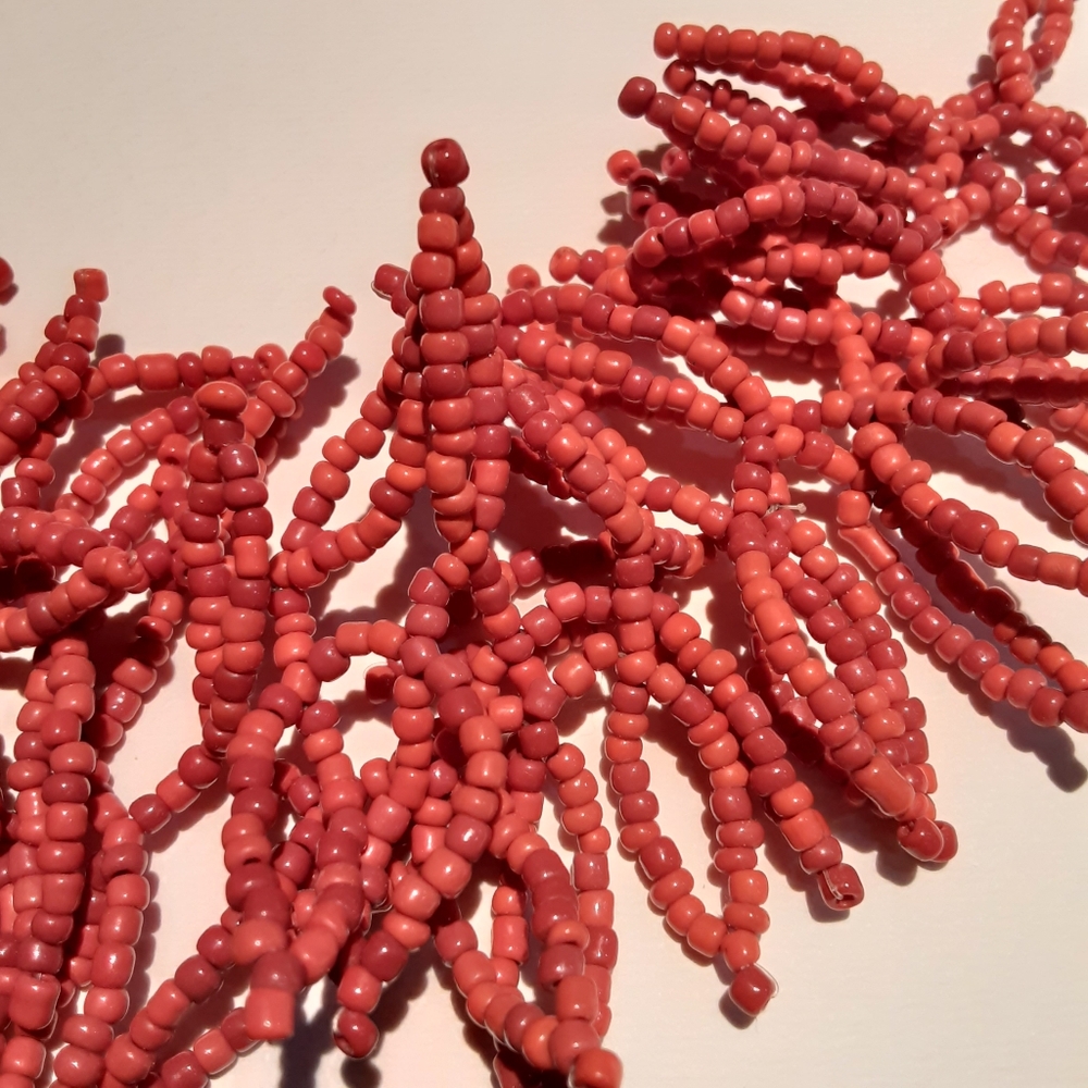 Nemo Coral Seed Beaded Necklace - Picture 7 of 10